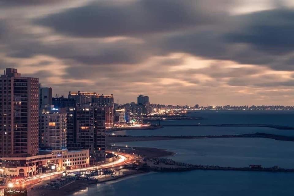Breathtaking Wide Seaview Apartment อเล็กซานเดรีย ภายนอก รูปภาพ