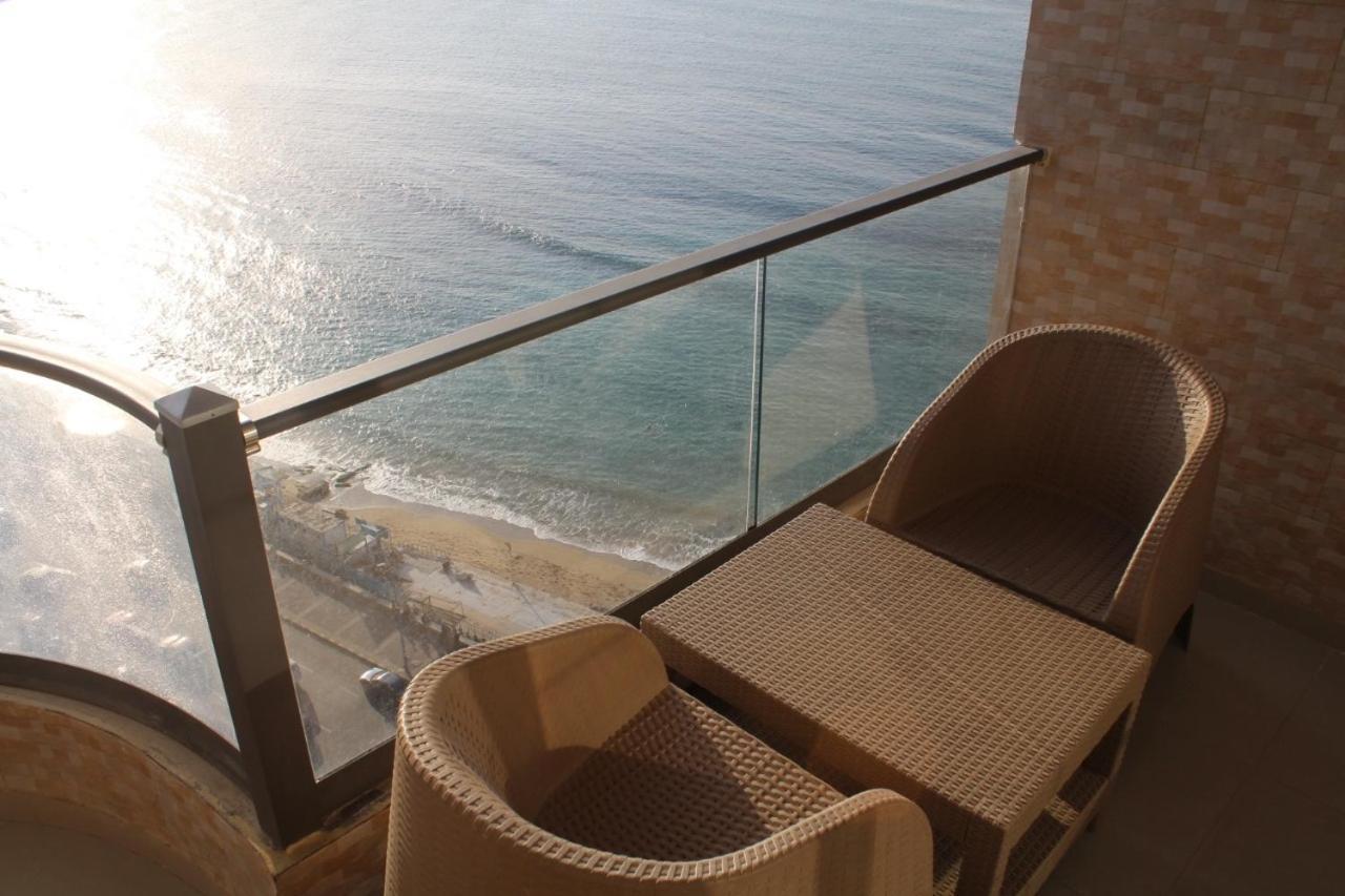 Breathtaking Wide Seaview Apartment อเล็กซานเดรีย ภายนอก รูปภาพ